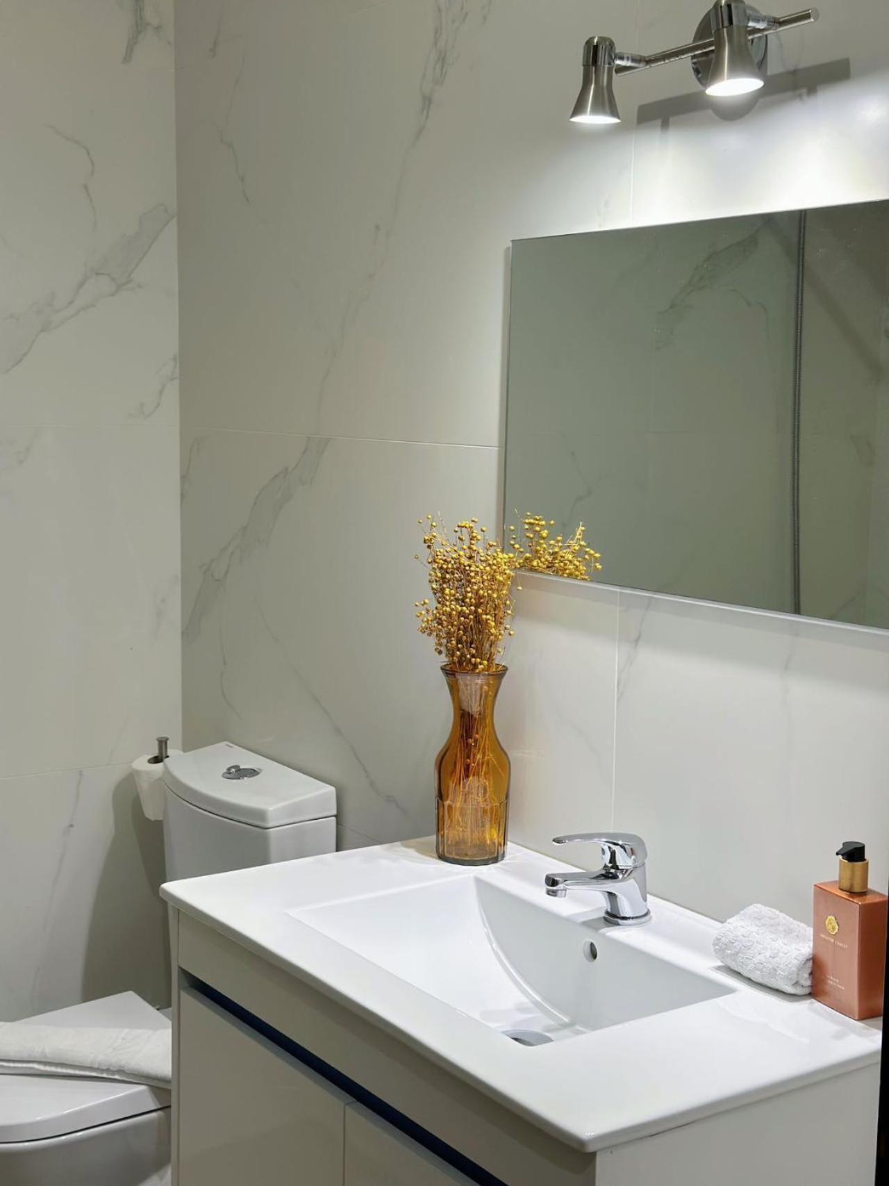 Downtown 2 Minutes By Walk To Center And Metro-Direct To Airpot T4 Apartment ปอร์โต ภายนอก รูปภาพ